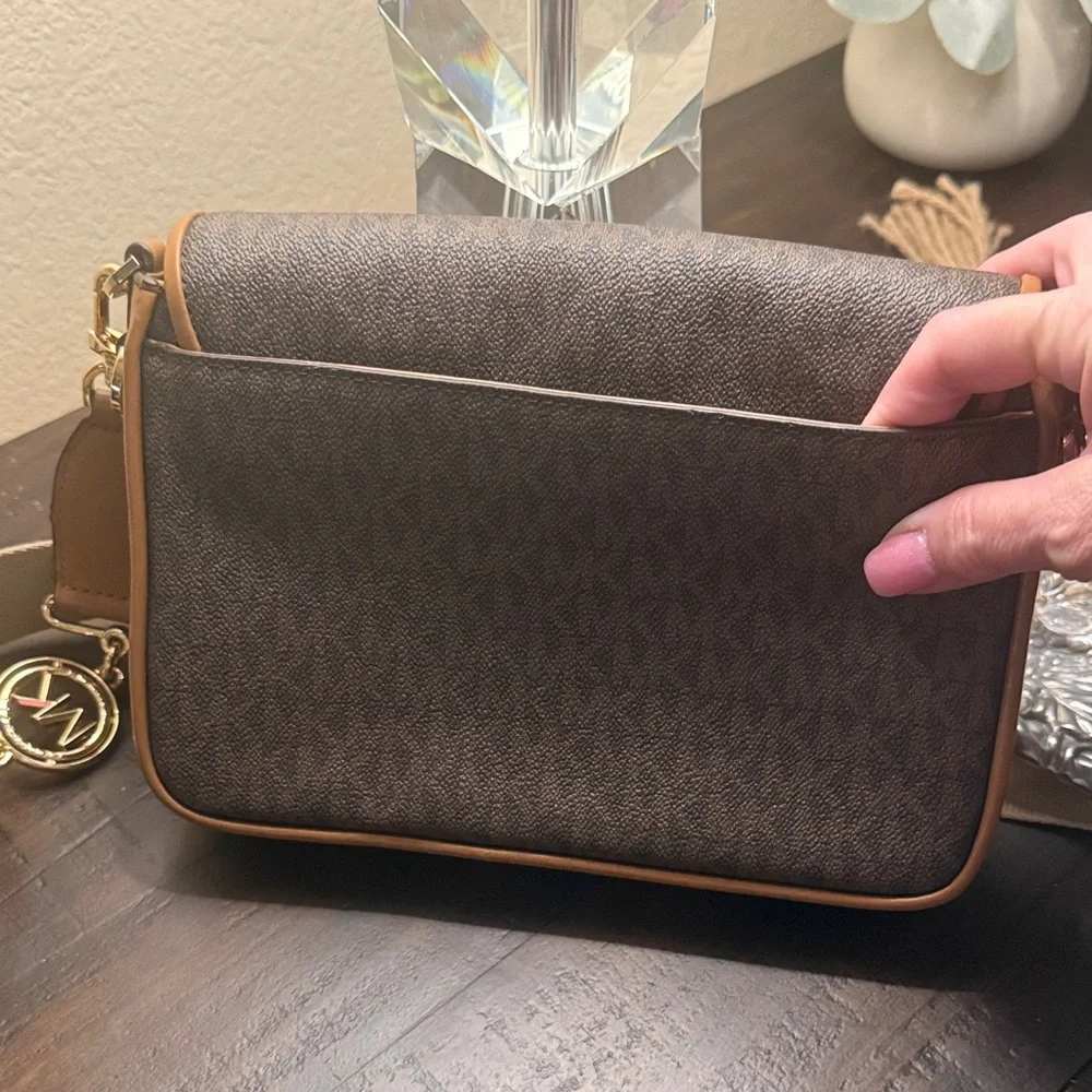 Michael Kors Bradshaw Brown Crossbody Bag - Picture 6 of 10